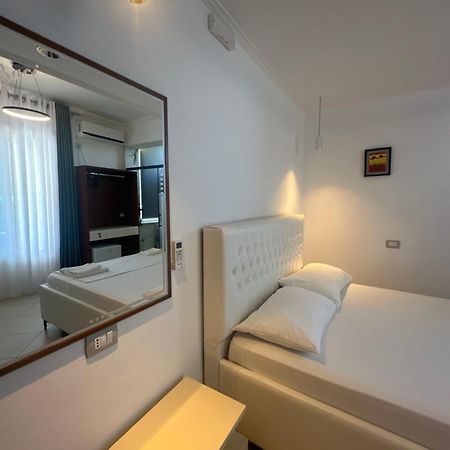 Hotel Kristal בורש מראה חיצוני תמונה